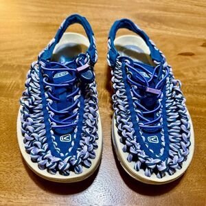 KEEN Women’s UNEEK Slice Fade Sandals Poseidon 1014631 – US Size 6 – Good Condit
